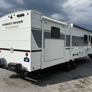 Nouvelle caravane de camping F-o-r-e-s-t R-i-v-e-r Wildwood 31KQBTS 2025 à vendre pour le camping et les voyages - Product Image 1