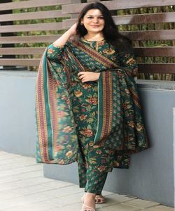 La plupart des vêtements de bureau tendance en lin choisis Kurti avec une broderie sophistiquée kurta. - Product Image 1