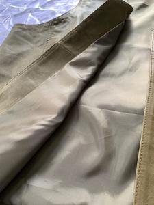 Chaleco de cuero de diseño personalizado con cuello en V Chaleco de hombre de desgaste orgánico de alta calidad 100%/bolsillo de 5 dimensiones - Product Image 3