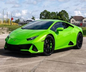 Lamborghini Huracán EVO Coupé 2022, el Más Vendido, Motor V10 de 5.2 Litros, Frenos de Cerámica de Carbono, Mayormente Sin Modificar - Product Image 1