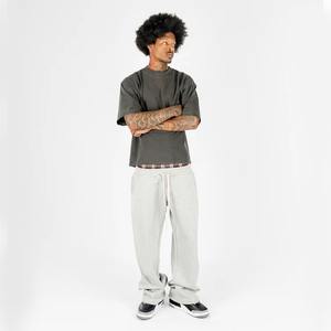 Pantalones de cintura doble para hombre con logotipo personalizado OEM 500 GSM de algodón y lana, pantalones de suela ancha, pantalones de chándal de cintura doble holgados de peso pesado - Product Image 3