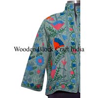 Veste courte respirante en tricot matelassé Suzani brodé à la main d'Inde, style bohème, broderie florale, tissu TNT, doublure en coton