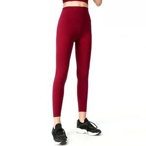 Conjunto de Yoga Fitness para mujer de alta calidad con patrón sólido Diseño transpirable de 2 piezas Logotipo personalizado Opciones de color MOQ bajo para uso en el gimnasio - Product Image 5