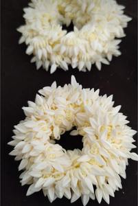 Jasmine Hand Gajra para mujer, pulseras Gajra artificiales de diseñador, función Haldi Mehendi, decoración de manos y cabello para mujer - Product Image 4