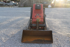 Chargeuse compacte sur chenilles Ditch Witch SK650 de 2008, 31,5 CV, moteur diesel Kubota, capacité de 650 lb, à vendre - Product Image 4