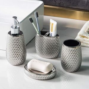 Ensemble de salle de bain en métal poli améliore l'hygiène de la salle de bain avec des surfaces lisses et faciles d'entretien - Product Image 2