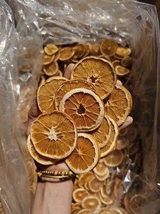 BEST SELLING Tranches d'orange séchées, collation de fruits premium pour les boissons, le thé, la pâtisserie et la préparation des aliments, utilisations multiples, Vietnam - Product Image 3