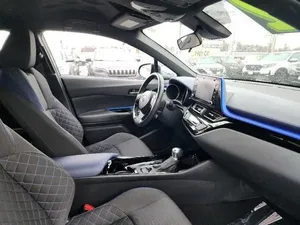 Toyota CHR XLE 2022, propre et fraîche - Product Image 2