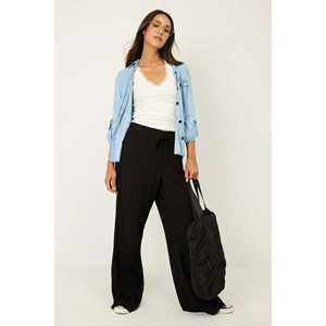 Pantalones Texturizados para Exteriores, Cómodos y Elegantes - Product Image 1