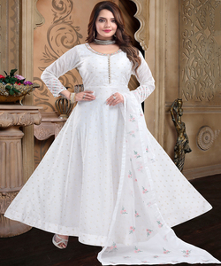 ชุดเดรสงานปักลาย Georgette ชุดด้านล่างพร้อมชุดปาร์ตี้ Dupatta ชุดเสื้อผ้าพื้นเมือง - Product Image 5