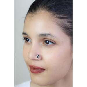 Bijou de corps en argent 925, pince-nez triangulaire tribal Nazakat en onyx noir, design à clipser, pour cadeau d'enfant, avec diamant 14K - Product Image 1