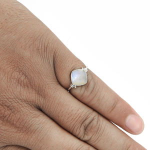 Delicado conjunto de bisel de plata de ley 925, anillo bohemio de piedra lunar arcoíris, regalo para mujer, joyería hecha a mano, precio al por mayor, proveedores - Product Image 2