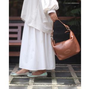 Sac fourre-tout en cuir de vachette convertible fabriqué à la main avec sangle à bandoulière détachable Design élégant, spacieux et durable Parfait - Product Image 3