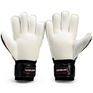 Gants de football personnalisables pour une prise en main forte unisexe, service OEM ODM disponible en latex allemand avec taille personnalisée - Product Image 2