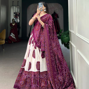 Lujo Gotta Patti Tussar Silk Lehenga Choli Set con Bandhej Print y Tassel Dupatta para compradores a granel de bodas indias - Product Image 3