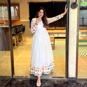 Última colección de diseñadores Faux Georgette Heavy Sequence Bordado Trabajo Anarkali Vestido y pantalón con Dupatta a precio mayorista - Product Image 1