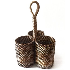 Porte-couverts en rotin artisanal élégant avec une finition vintage attrayante pour garder les couverts organisés avec style - Product Image 1