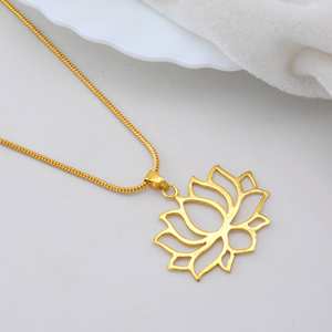 Collier pendentif Lotus en laiton plaqué or pour femme Cut Cutout Floral Design Spiritual Boho Yoga Jewelry avec Enlightenment Charm - Product Image 4