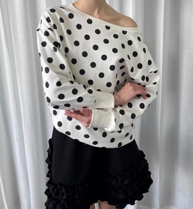 <span class=keywords><strong>Felpa</strong></span> a Maniche Lunghe con Spalle Scoperte e Pois Neri, Logo Personalizzato, Camicetta Casual <span class=keywords><strong>Bianca</strong></span> e Nera da Donna - Product Image 1