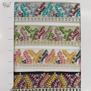 Dentelle brodée florale colorée élégante pour la mode, la décoration intérieure et les projets d'artisanat - Product Image 1