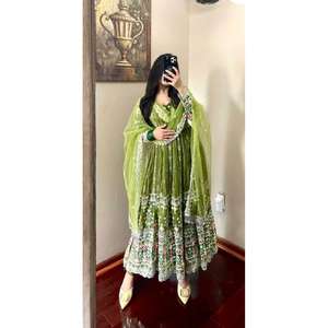 Salwar Kameez de Georgette Sintética de Lujo con Bordados Hermosos, Largo hasta el Suelo, de Secado Rápido, Colores Personalizados, para Fiestas y Festivales de Mujer - Product Image 1