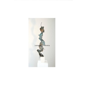 Tendance de l'industrie Design floral et de feuilles Objet de table Accent décoratif Design unique avec base en marbre Fournitures artisanales - Product Image 1