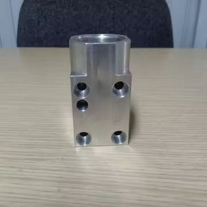 บริการซีเอ็นซีที่ผ่านการขึ้นรูปโลหะความแม่นยำสูงชิ้นส่วนอลูมิเนียมทำจากสเตนเลสสตีลงานกัดเจาะรูโลหะแบบกำหนดเองได้ในเวียดนาม - Product Image 4