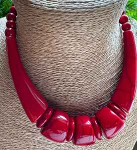 Collier de perles en résine craquelée rouge CRAFT EXIM, bijoux fantaisie faits à la main, 100g, Inde - Product Image 1