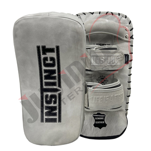 Coussin d'entraînement de boxe léger et durable avec logo personnalisé, bouclier de frappe MMA, bouclier de frappe Muay Thai, bouclier de bras incurvé pour les arts martiaux - Product Image 1