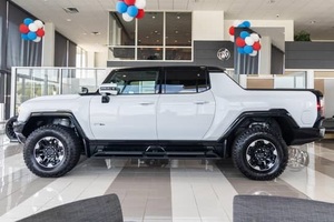 VOITURE ÉLECTRIQUE EXTRÊMEMENT PROPRE 2022 GM-C HUMMER EV PICKUP 1000 CHEVALS DE FORCE TOUT-TERRAIN MODE CRABWALK PRÊT À ÊTRE EXPÉDIÉ - Product Image 2