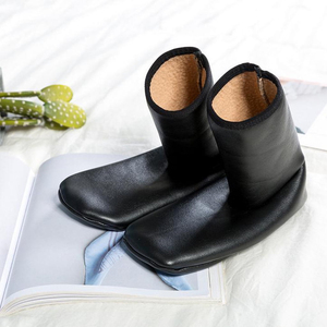 Hot Selling Custom Logo Anti-Slip High Quality Leather <b>Socks</b> Color Athletic Leather <b>Socks</b> Grip <b>Running</b> - Product Image 4