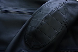 Chaqueta de motociclista de invierno Estilo vintage Cuero de vaca genuino pesado Rayas naranjas con cuello con capucha - Product Image 4