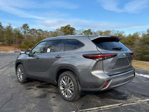 Envío Gratuito, Nuevo para Platinum AWD, SUV de Alto Rendimiento, Transmisión Automática, Interior Oscuro, Cámara Trasera, Euro VI - Product Image 4