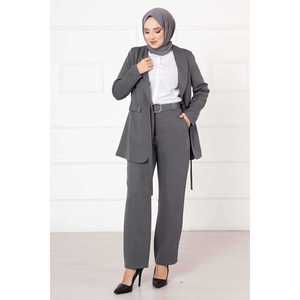 Costume veste à nouer sur le côté pour femme en gris fumé, ensemble élégant et stylé - Product Image 3