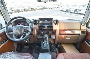 Meilleure Offre LandCruiserS 76 Pickup 2025 |   2.8L Diesel 4x4 |   Option complète |   Véhicule utilitaire commercial |   Exportation en gros - Product Image 4