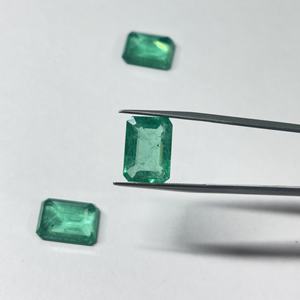 Esmeralda Sintética de Color Azul Verde Colombiano con Inclusiones, Gema Sintética Pulida y Calibrada de Tamaño Libre para Joyería - Product Image 3