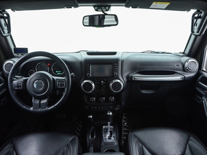 J e p Wrangler SUV Comfort Edition Alta calidad 3.0L Híbrido Cuatro puertas R16 Tamaño del neumático Venta al por mayor Boutique Fuente - Product Image 3