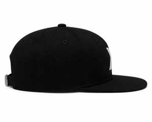 Casquette snapback à 5 panneaux, visière plate, avec logo brodé 3D, noire premium, avec boucle métallique - Product Image 3