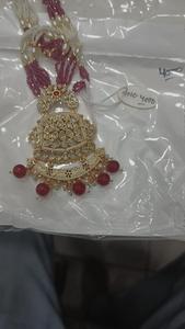 Collier ras du cou Kundan de mariée et boucles d'oreilles Jhumka serties de perles rouges diamants américains idéales pour les mariages et les vêtements de fête - Product Image 6