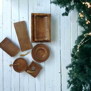Ensemble de vaisselle marron à motif nid d'abeille plateau de service en bois de manguier écologique pour les mariages de Noël de vacances fabriqués à la main - Product Image 5