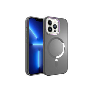 Funda Protectora de Silicona con Carga Inalámbrica Estilo SAFA Negra para iPhone 13 Pro, Compatible con Magsafe, Estilo INS - Product Image 1