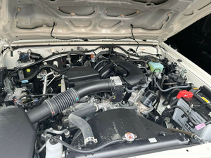 LandCruiser GRJ78 HARDTOP 2020, Manual, SUV Oscuro, 7 Velocidades, Techo Corredizo, Portaequipajes de Aluminio, Motor 4.1-6L - Product Image 6