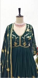 Conjunto de Vestido de Diseñador Aliya Cut y Pantalón Dupatt - Ropa de Fiesta y Boda Sin Arrugas - Product Image 3