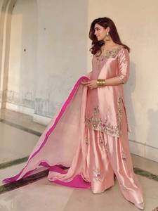 Conjunto de top de seda elegante con bordado de diseñador y trabajo de lentejuelas, con pantalón estilo Farshi y dupatta, completamente cosido y listo para usar. - Product Image 3