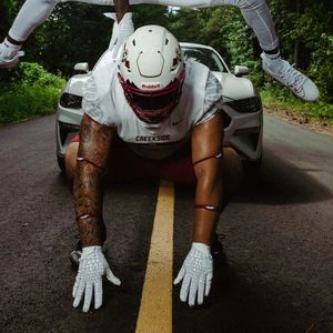 Gants de football légers et respirants pour joueurs adultes et jeunes Marque personnalisée pour l'entraînement et les matchs - Product Image 6