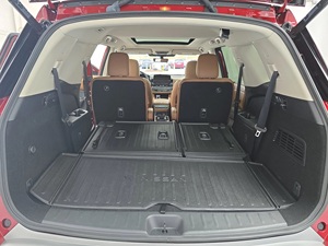 Nissan Pathfinder Platinum 4X4 2025, moteur V6 cylindres, transmission automatique, SUV/Crossover - Product Image 5