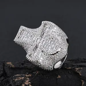 Anillo de Cruz de Plata Antigua y Latón para Hombre, Joyería Cristiana, con Zirconia Redonda Engastada en Canal, Anillo de Moda Retro y Elegante, Accesorio - Product Image 5