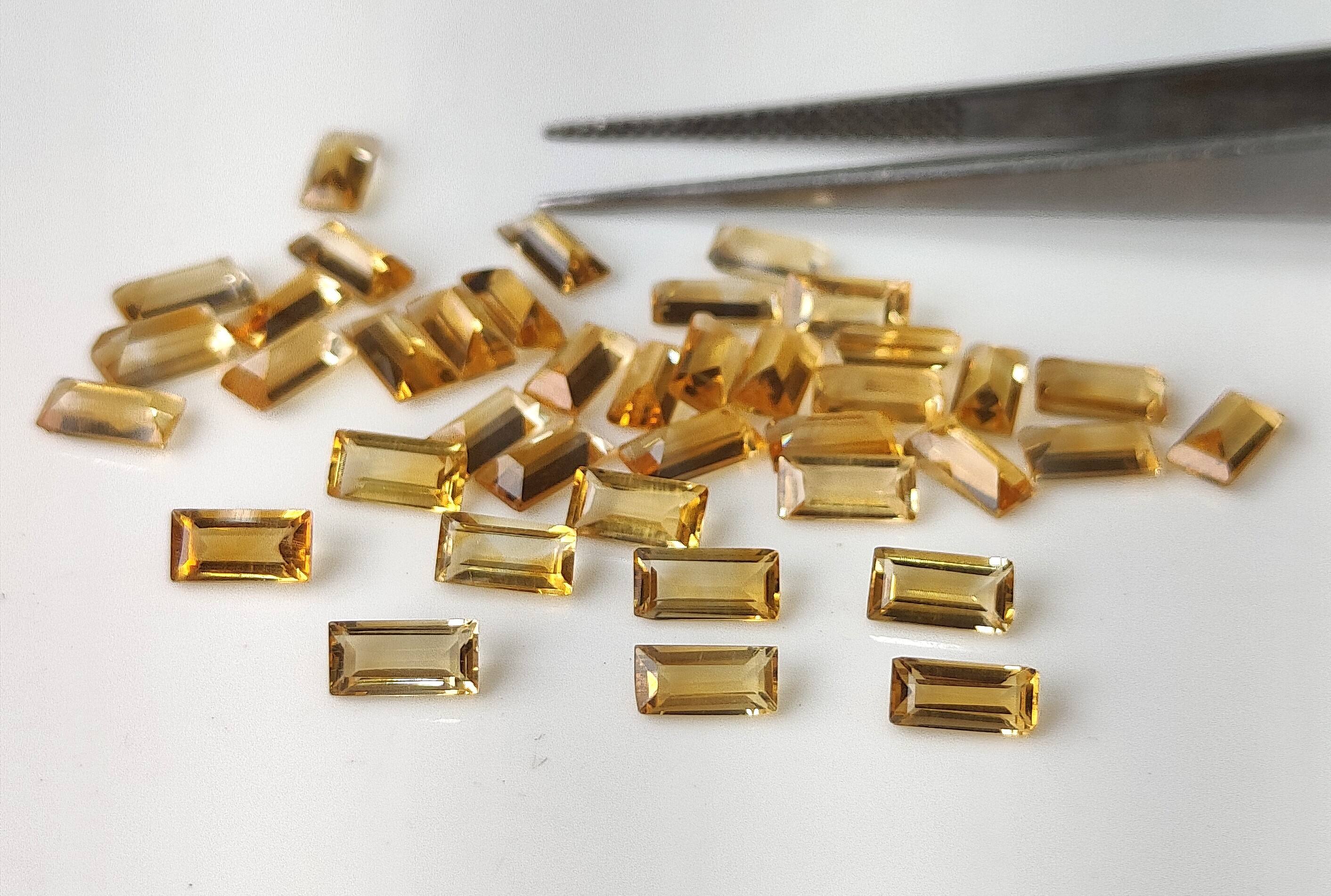 สีเหลือง