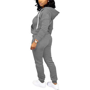 Ensemble 2 pièces personnalisé avec logo pour femme : sweat à capuche oversize et pantalon en molleton chaud en coton et polyester, taille plus - Product Image 3