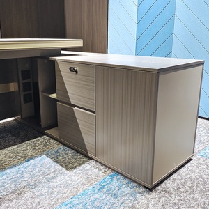 Meubles de bureau de direction de luxe, bureau en forme de L en bois massif, table de patron moderne, armoire de rangement, poste de travail imperméable, ergonomique - Product Image 5